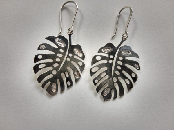 Aretes hoja balazo